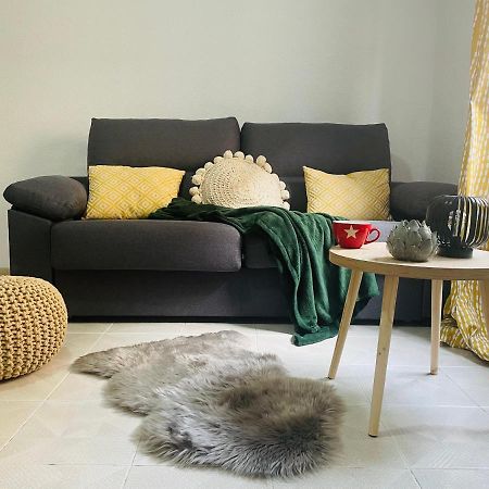 Cozy 2-Bedroom Serviced Apartment With Netflix Sagunto エクステリア 写真