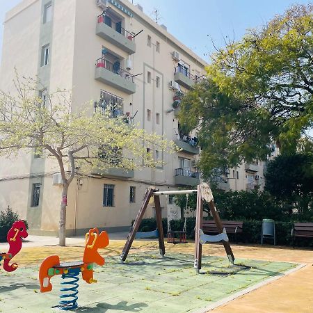 Cozy 2-Bedroom Serviced Apartment With Netflix Sagunto エクステリア 写真
