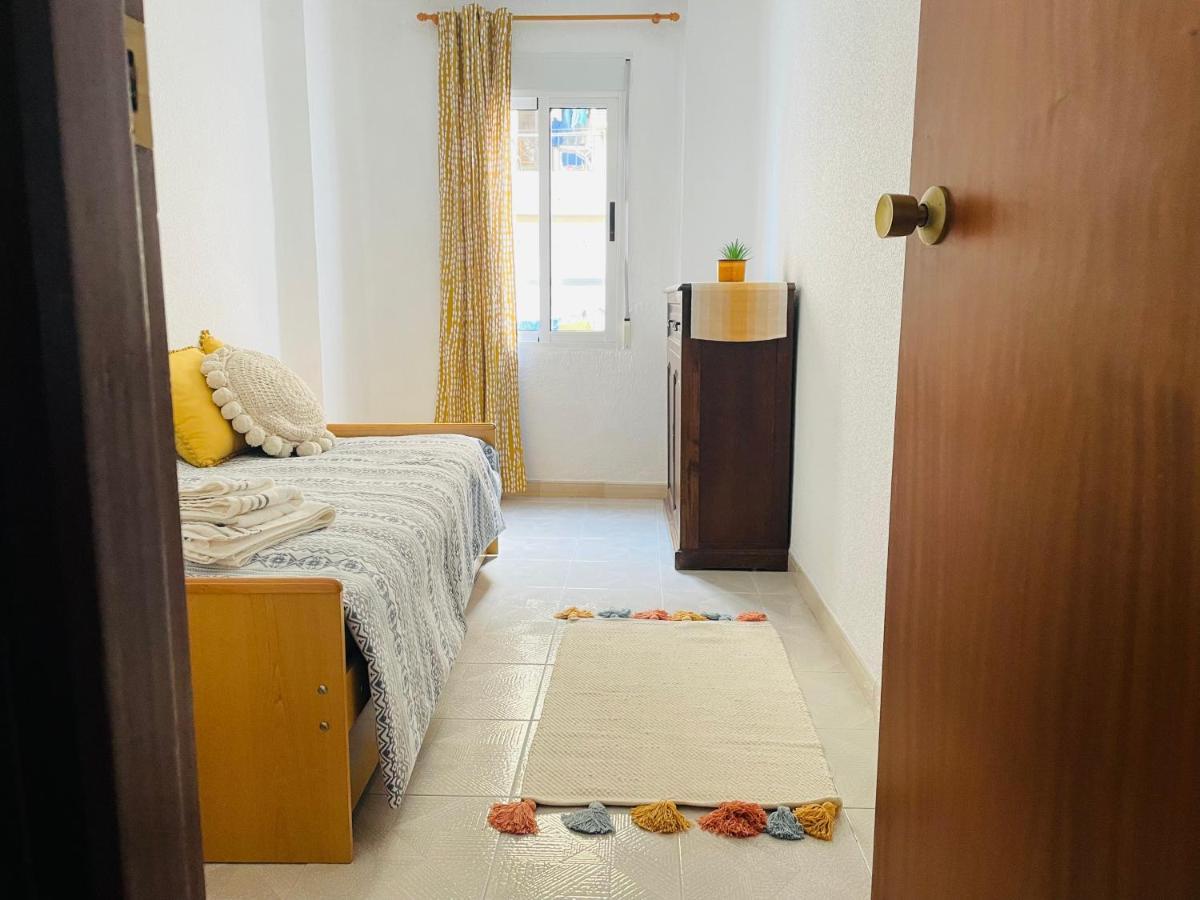 Cozy 2-Bedroom Serviced Apartment With Netflix Sagunto エクステリア 写真