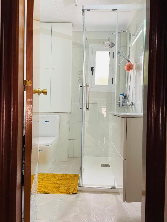 Cozy 2-Bedroom Serviced Apartment With Netflix Sagunto エクステリア 写真