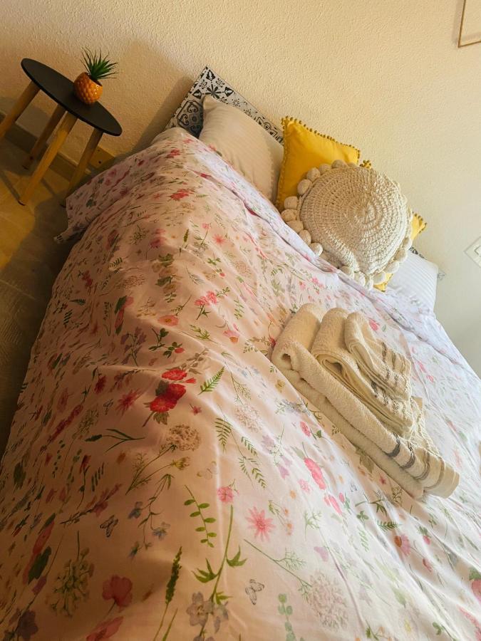 Cozy 2-Bedroom Serviced Apartment With Netflix Sagunto エクステリア 写真